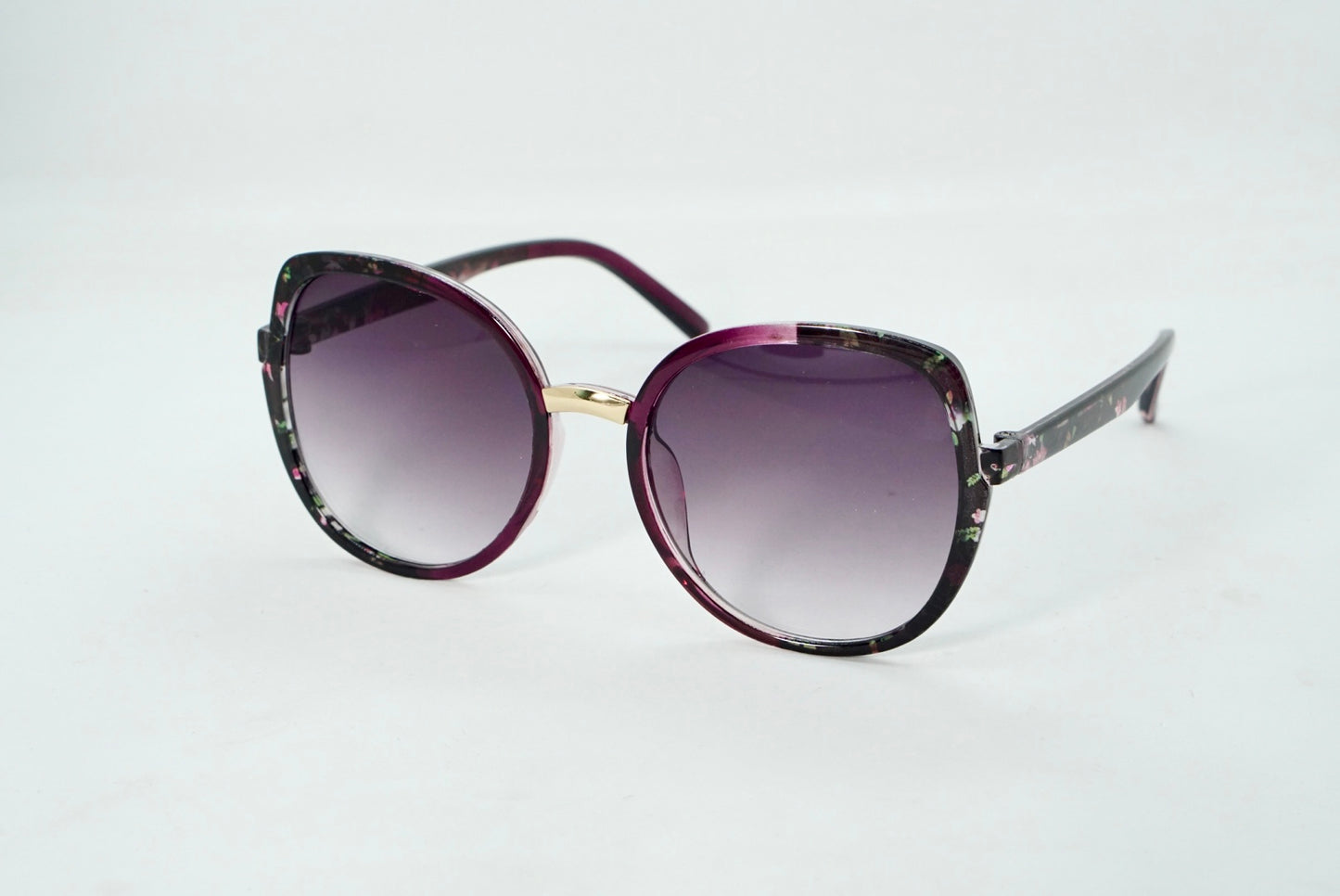 2. Celebrity sunglass UV400 Retina protected cooling glass