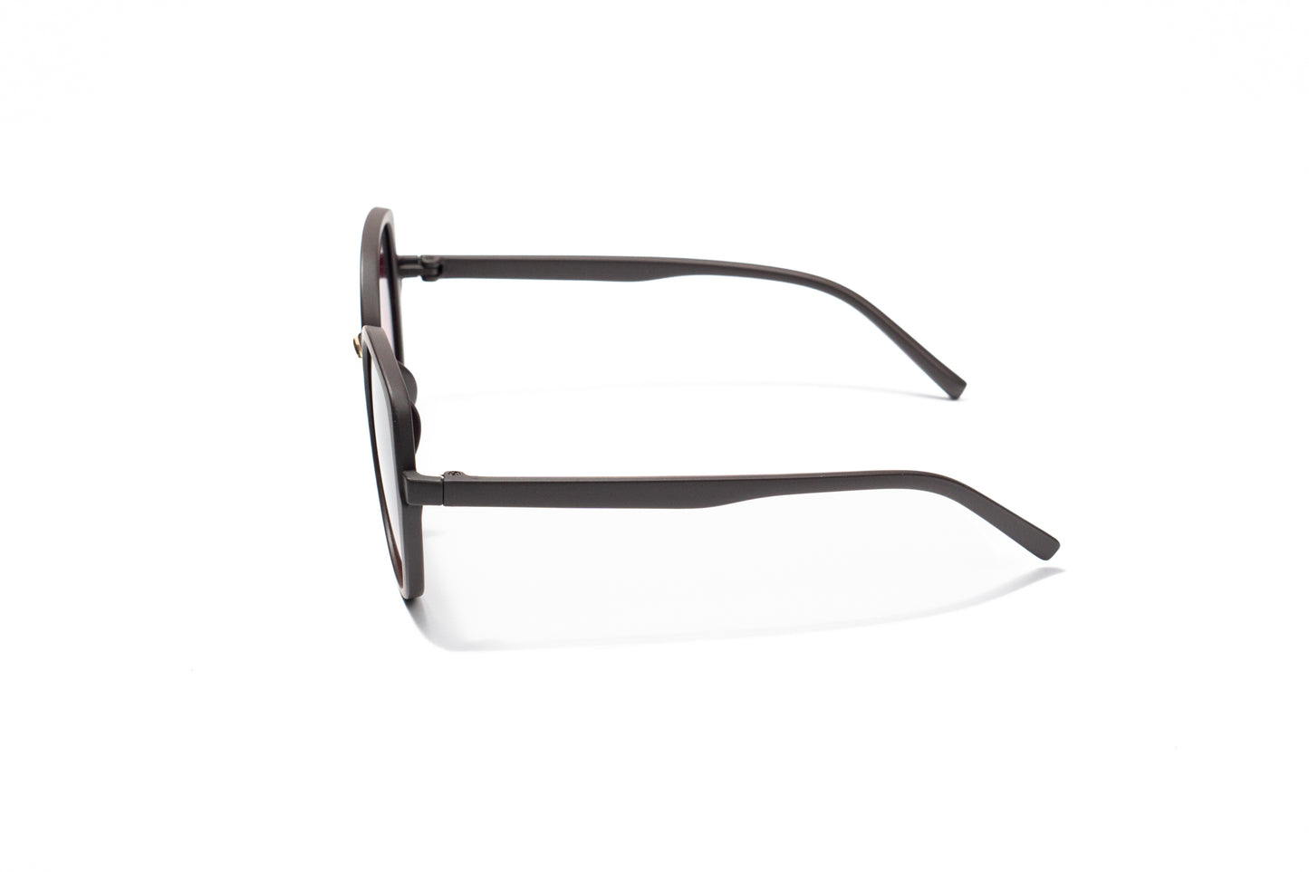 6. Celebrity sunglasses UV400 Retina protected cooling glass