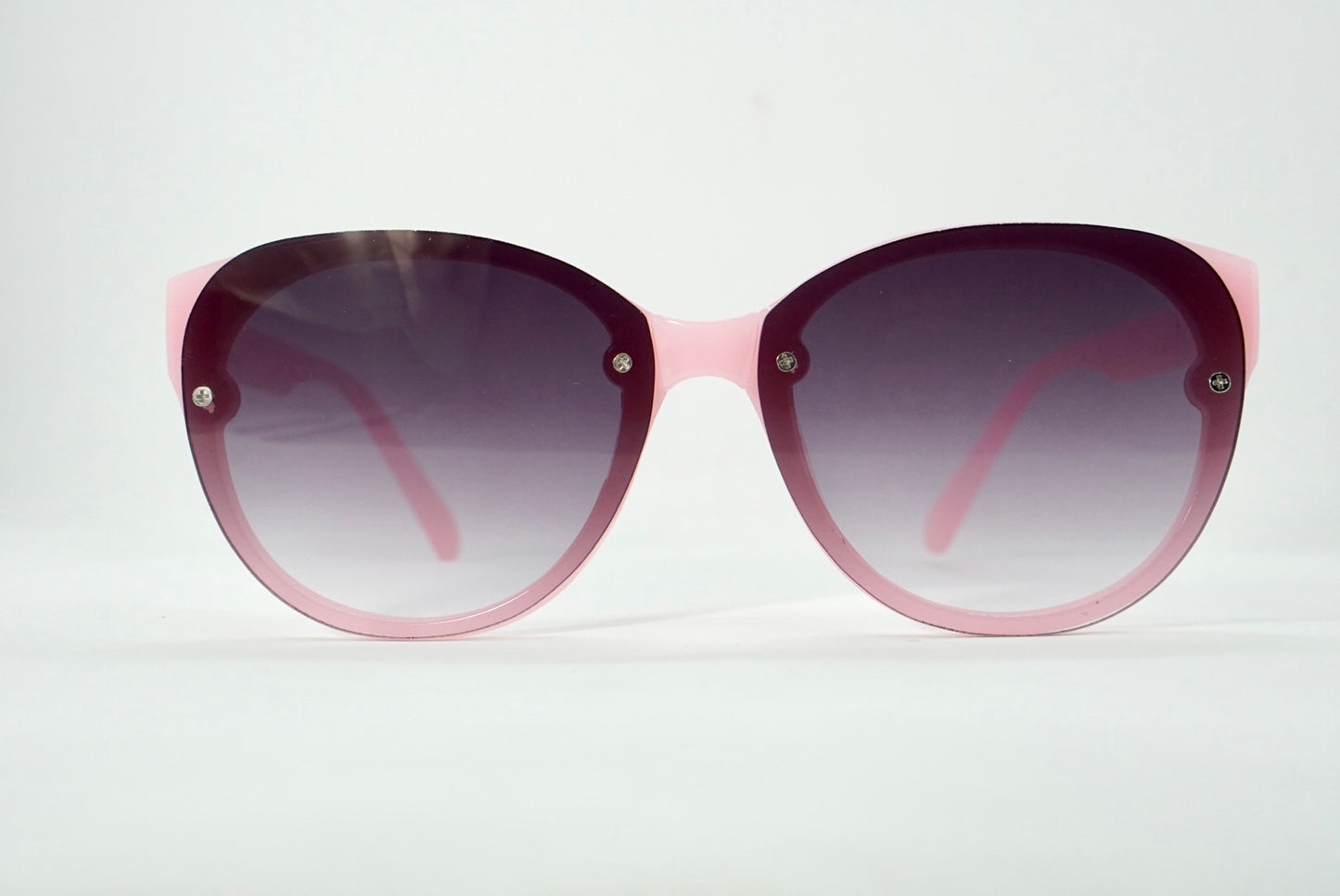 144. Celebrity sunglasses UV400 Retina protected cooling glass
