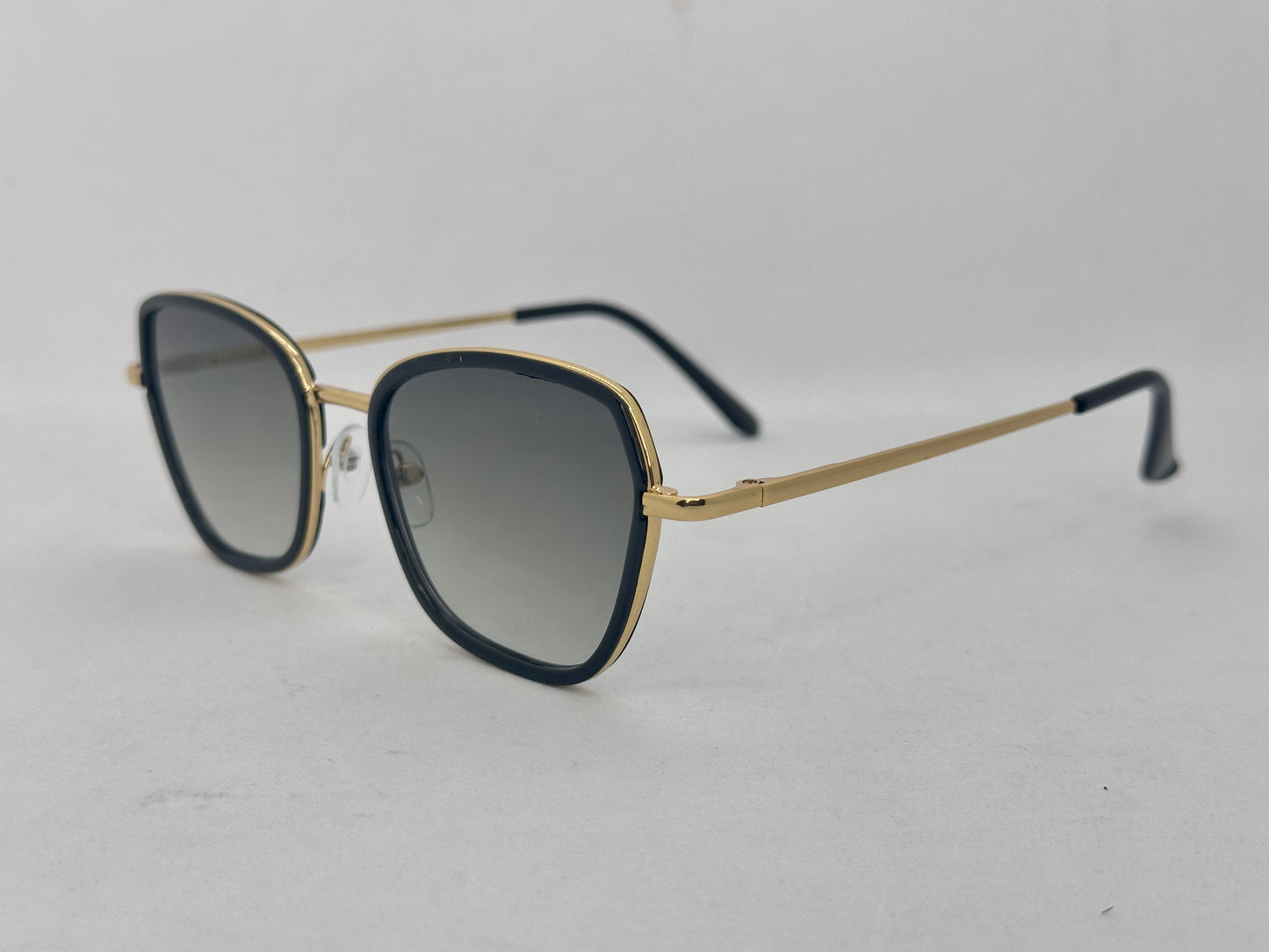 19.  Celebrity glass UV400 Retina protected colling glass 7 mar