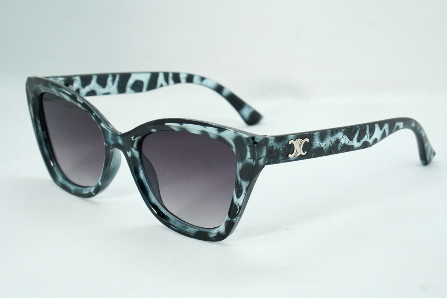 207. Celebrity sunglasses UV400 Retina protected cooling glass