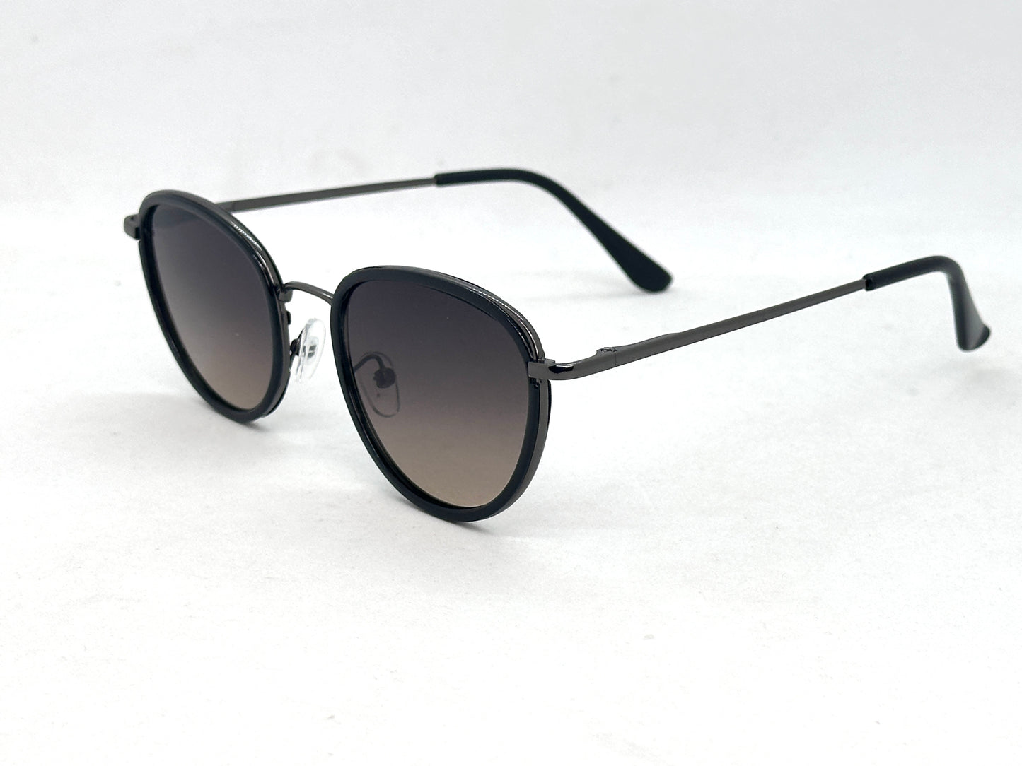 17.Celebrity glass UV400 Retina protected colling glass 11 April
