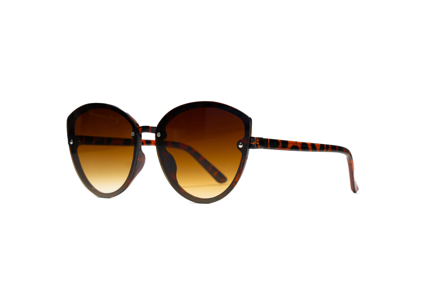 43. Celebrity sunglasses UV400 Retina protected cooling glass