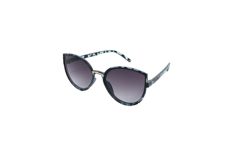 Q62j. Celebrity sunglasses UV400 Retina protected cooling glass