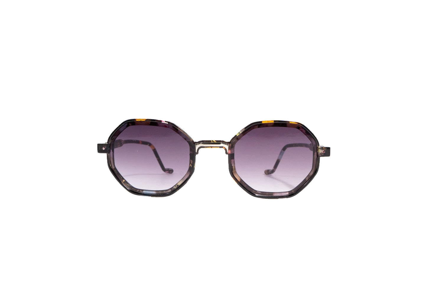 Q717J. Celebrity sunglasses UV400 Retina protected cooling glass