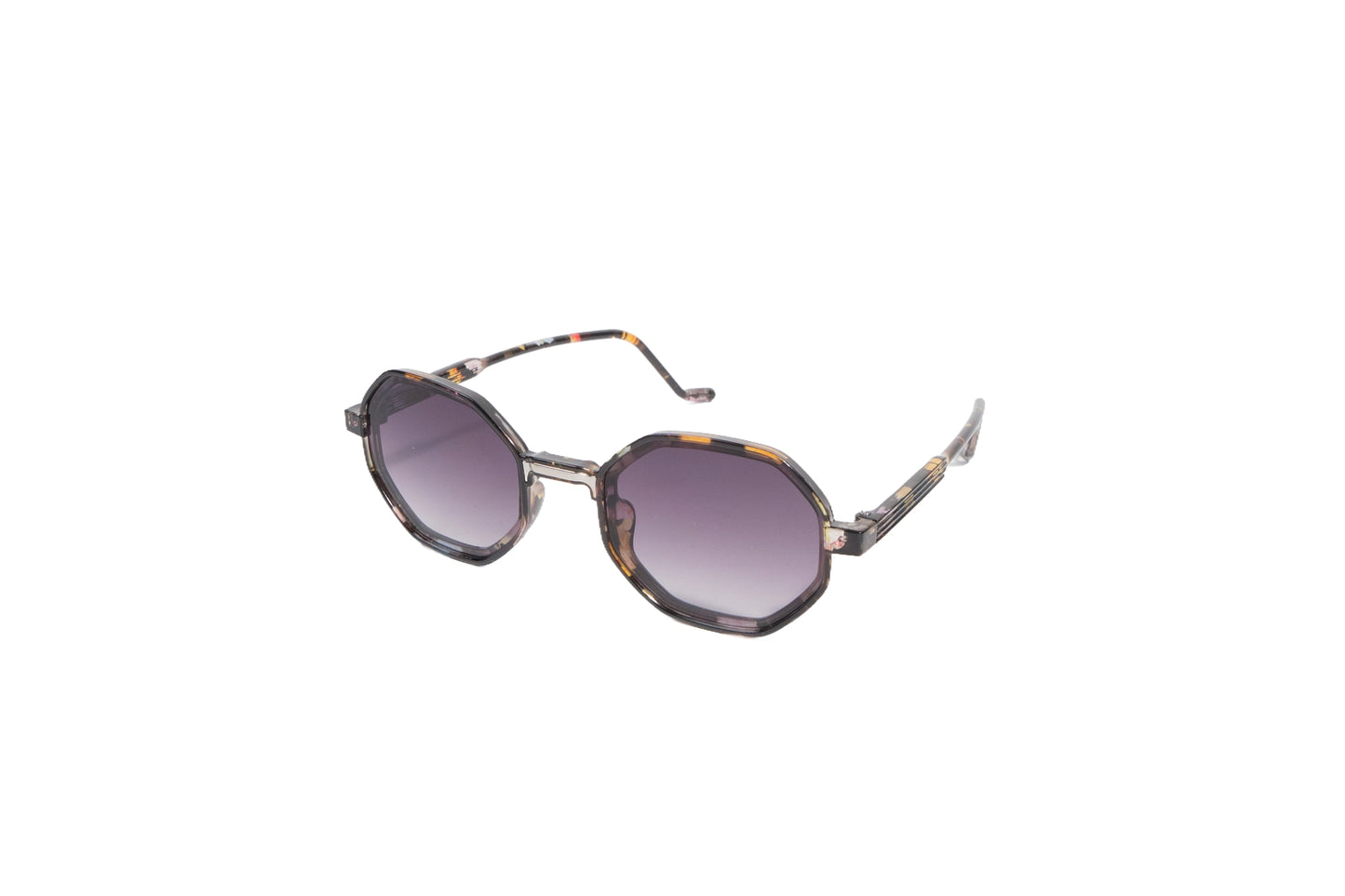 Q717J. Celebrity sunglasses UV400 Retina protected cooling glass