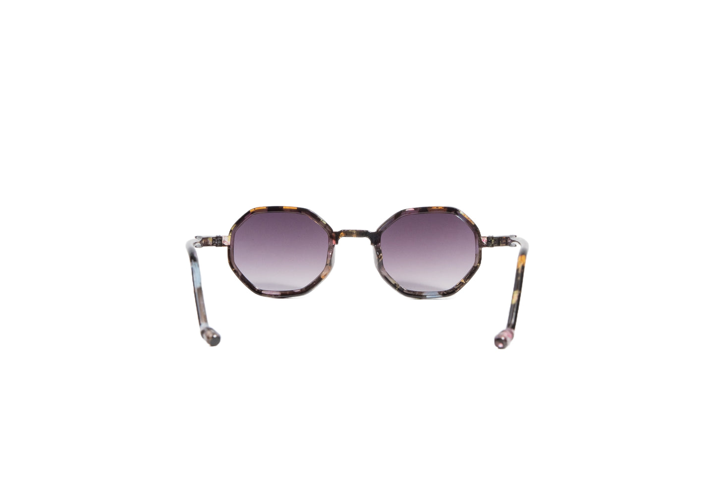 Q717J. Celebrity sunglasses UV400 Retina protected cooling glass
