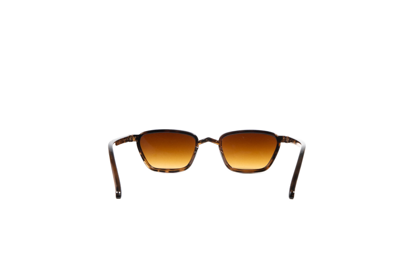 Q560E. Celebrity sunglasses UV400 Retina protected cooling glass