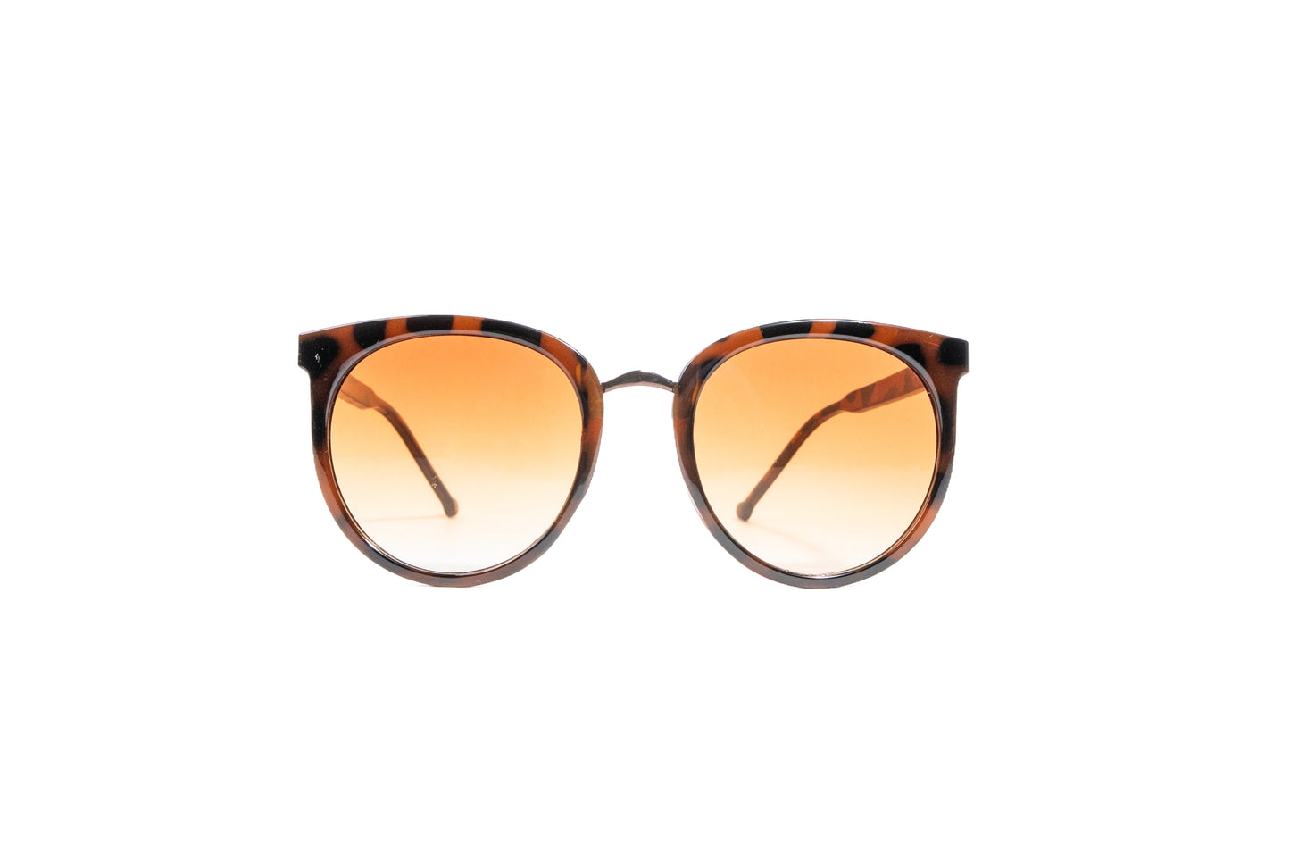 Q561G. Celebrity sunglasses UV400 Retina protected cooling glass