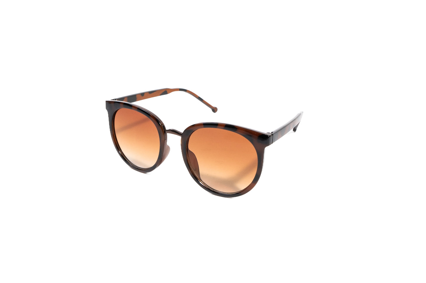 Q561G. Celebrity sunglasses UV400 Retina protected cooling glass