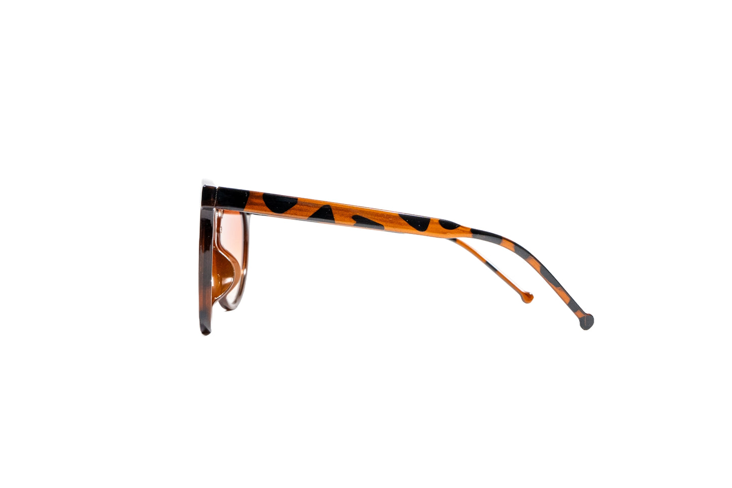 Q561G. Celebrity sunglasses UV400 Retina protected cooling glass