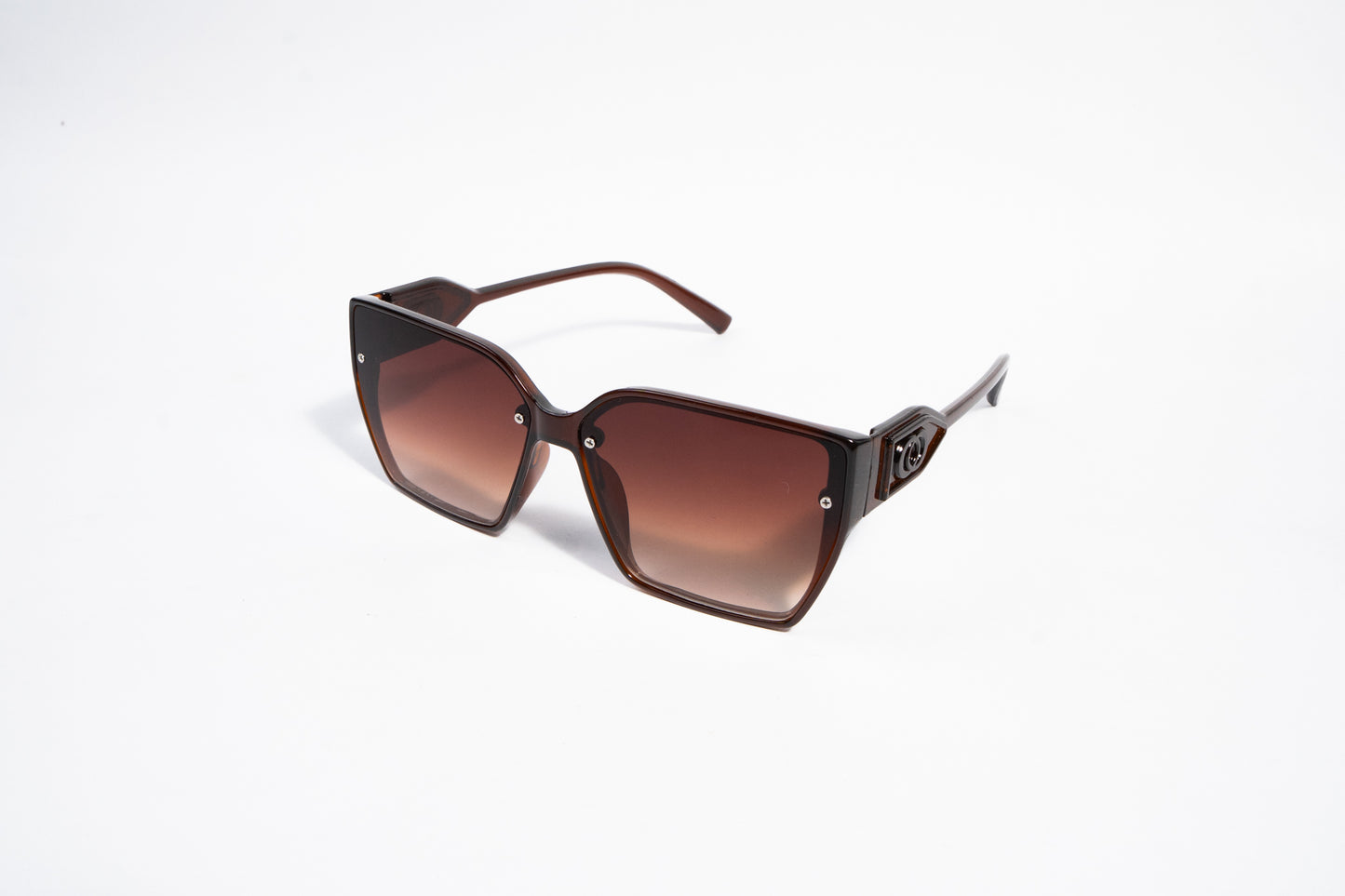 Q716E.  Celebrity sunglasses UV400 Retina protected cooling glass
