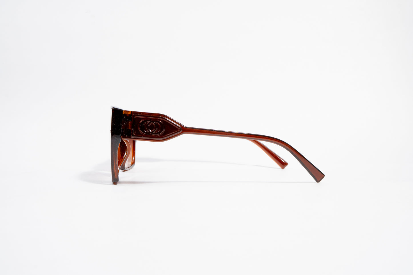 Q716E.  Celebrity sunglasses UV400 Retina protected cooling glass