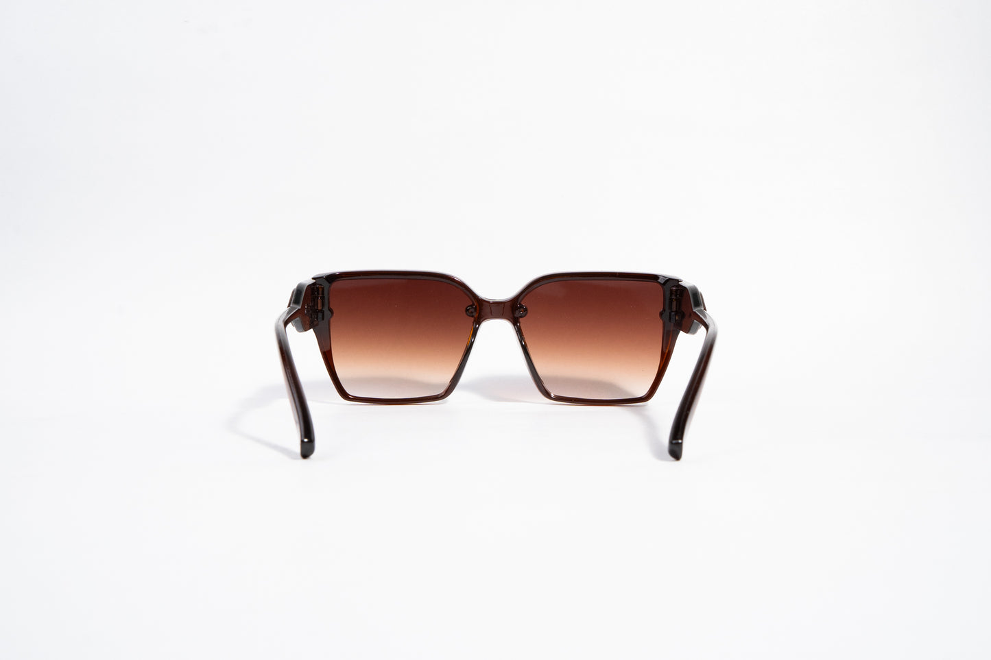 Q716E.  Celebrity sunglasses UV400 Retina protected cooling glass