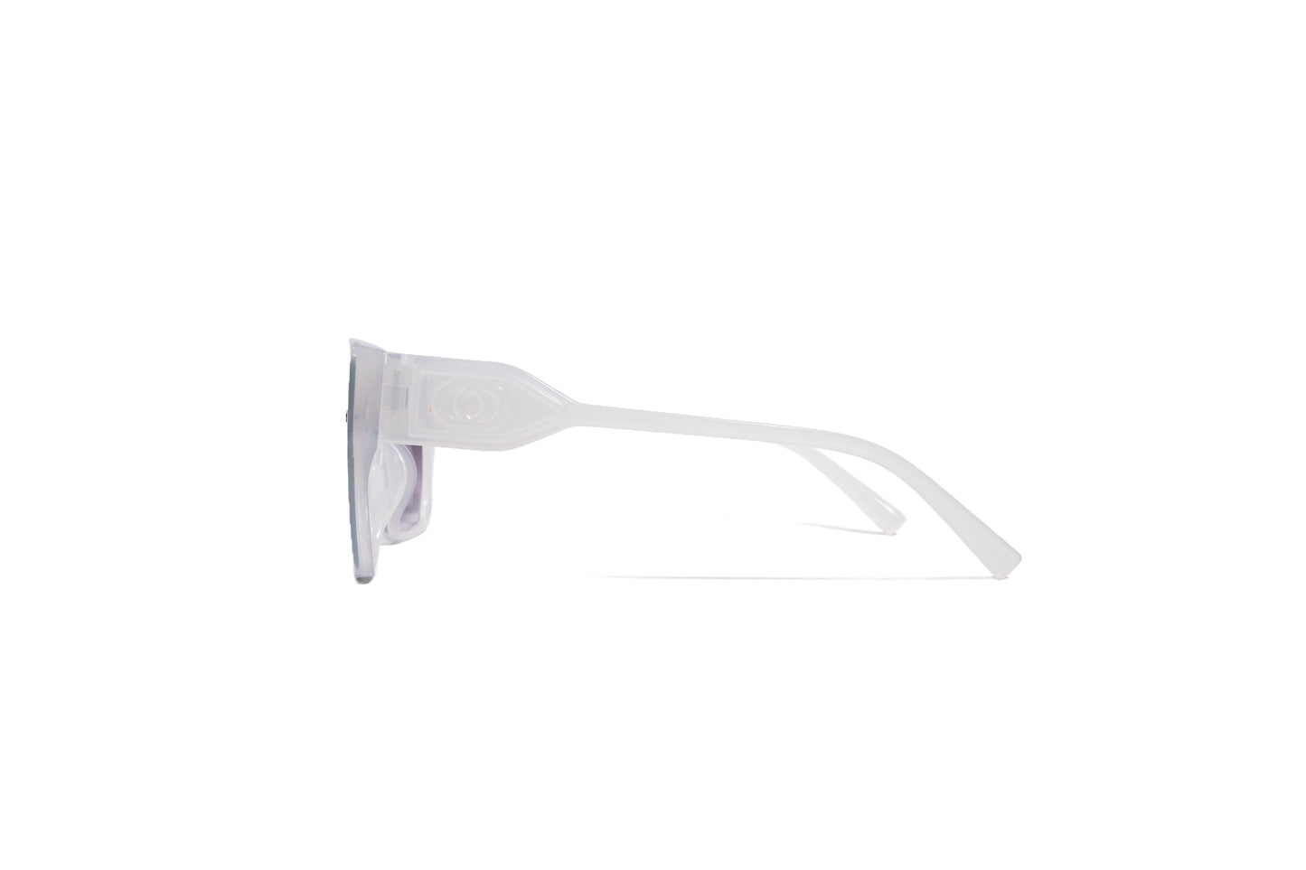 Q716I.  Celebrity sunglasses UV400 Retina protected cooling glass