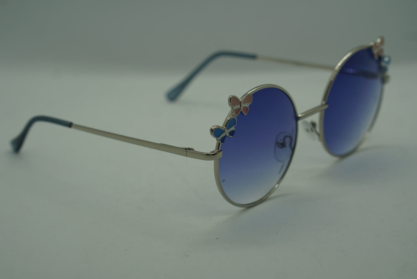 379. Baby sunglass