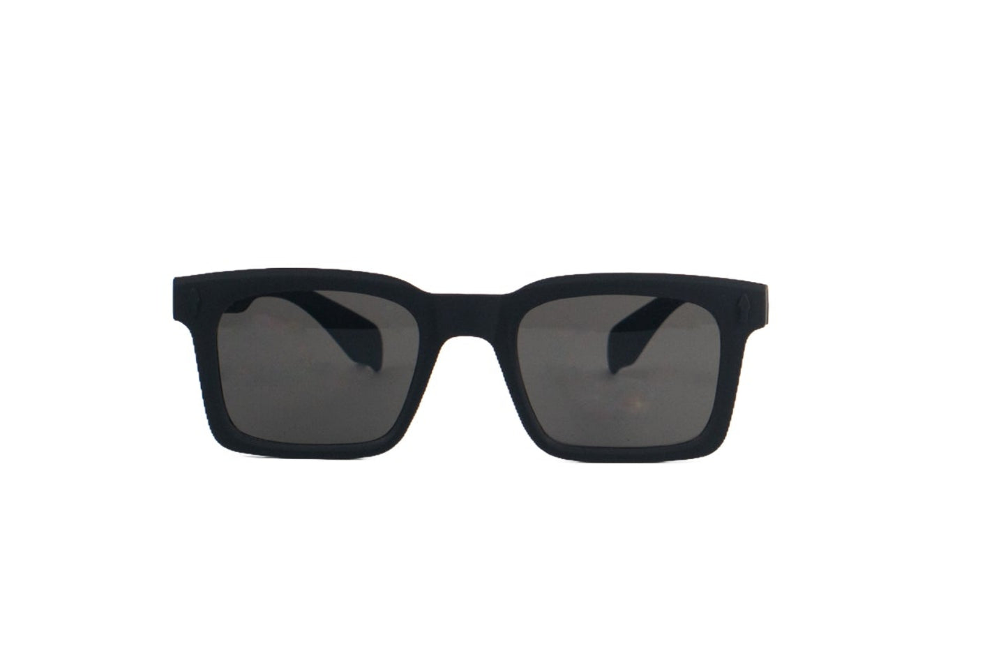 K382B. Men’s Celebrity sunglass UV400 Retina protected cooling glass