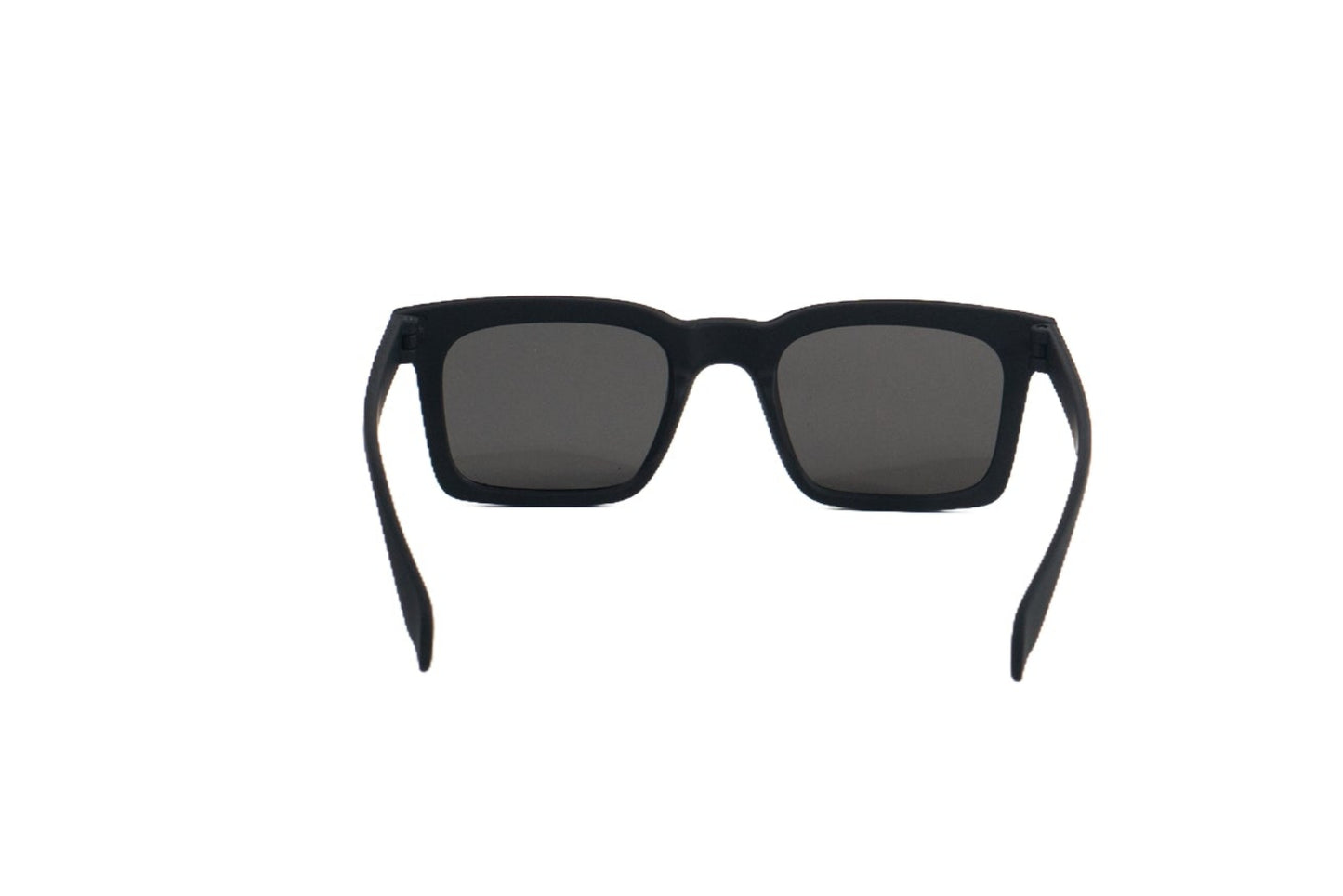 K382B. Men’s Celebrity sunglass UV400 Retina protected cooling glass
