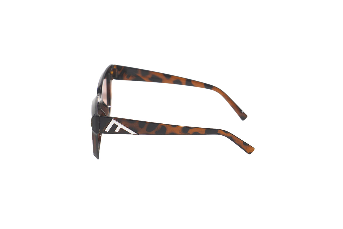 Q179I. Celebrity sunglasses UV400 Retina protected cooling glass