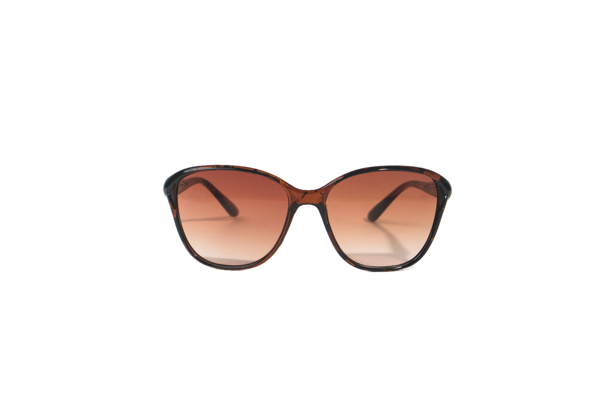 Q182C. Celebrity cat eye sunglasses UV400 Retina protected cooling glass