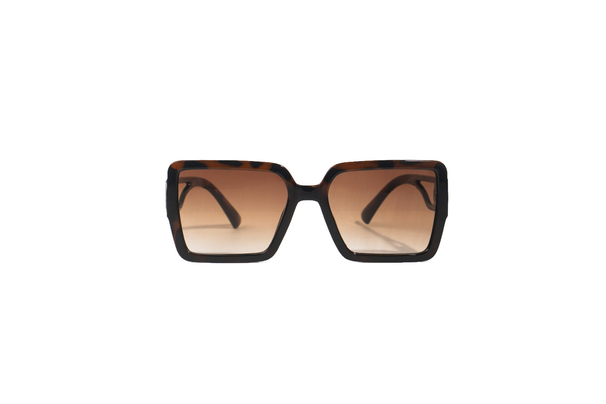 Q183E. Celebrity cat eye sunglasses UV400 Retina protected cooling glass