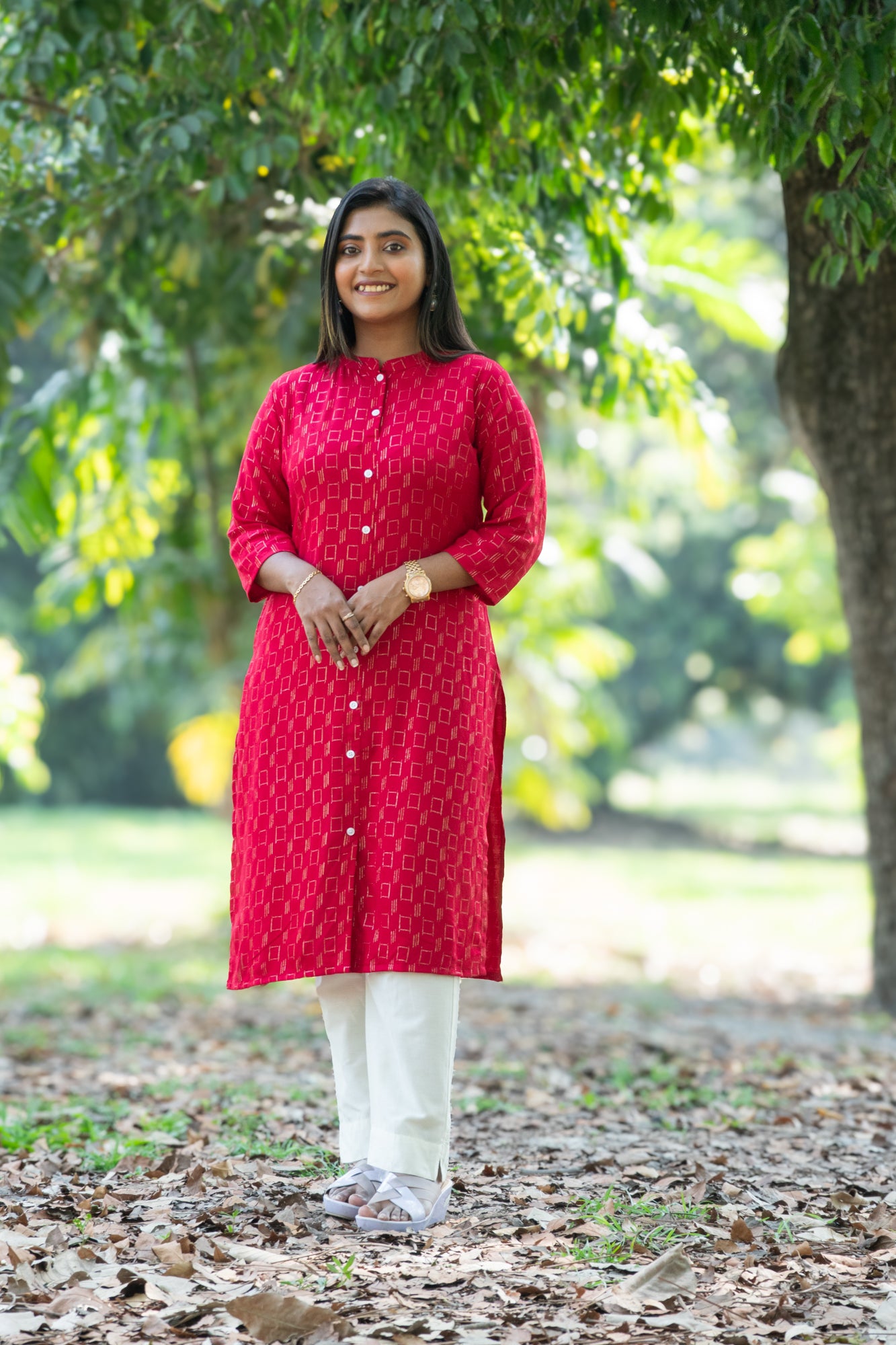 Hyrr Box Banarasi Thread work Kurti Red