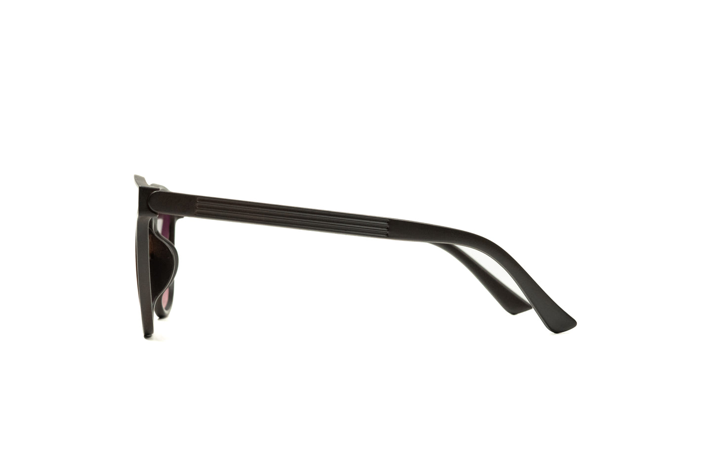 21. Celebrity stylish sunglasses UV400 Retina protected cooling glass