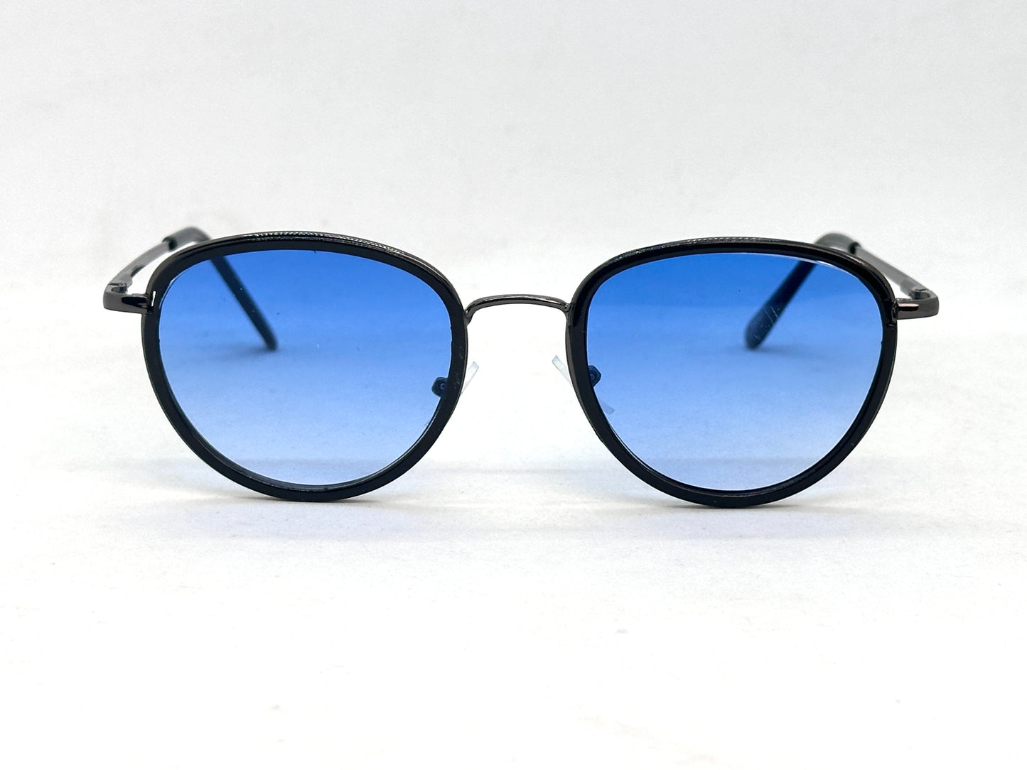 20.Celebrity glass UV400 Retina protected colling glass 11 April