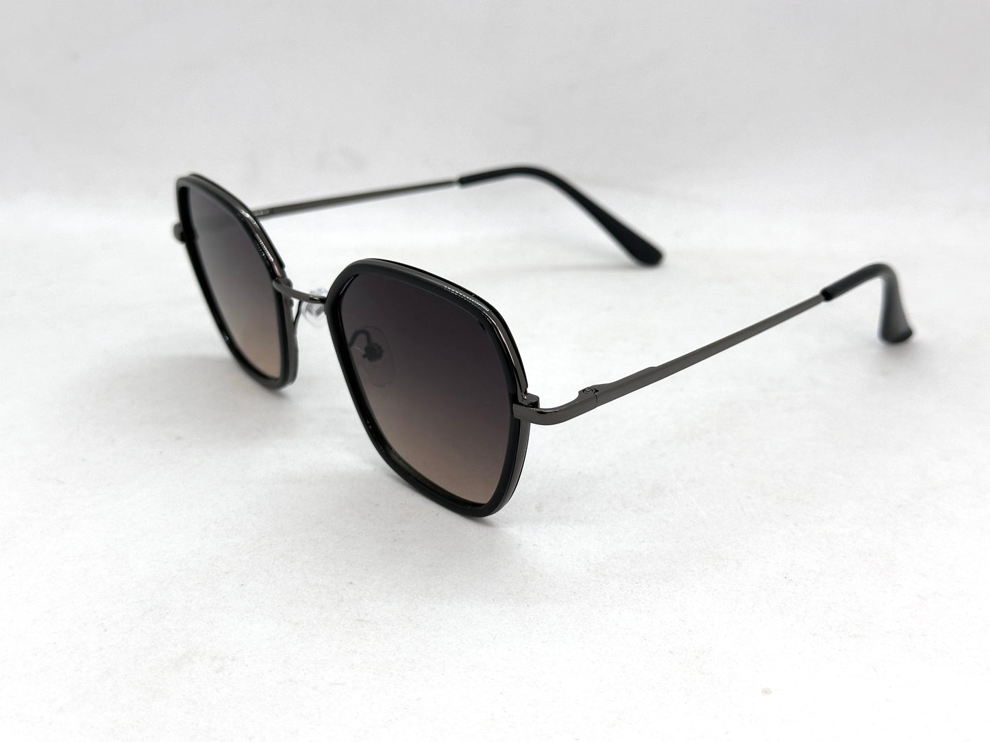 23.Celebrity glass UV400 Retina protected colling glass 7m