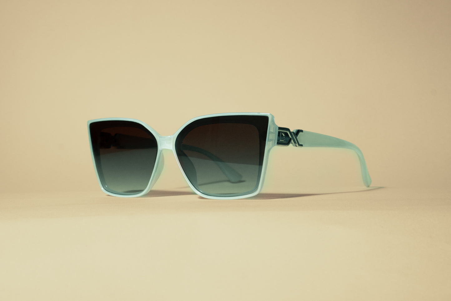 326. Celebrity sunglasses UV400 Retina protected cooling glass